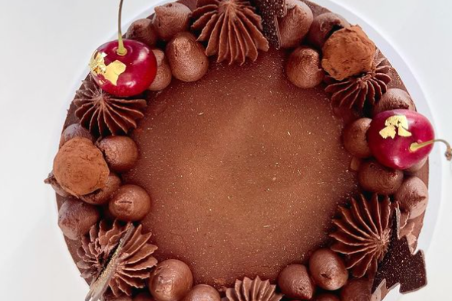 An insight into the decadent French tradition: What is a chocolate gateau?